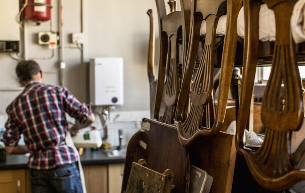 Poradnik dla amatorów renowacji: jak odnawiać stare meble?