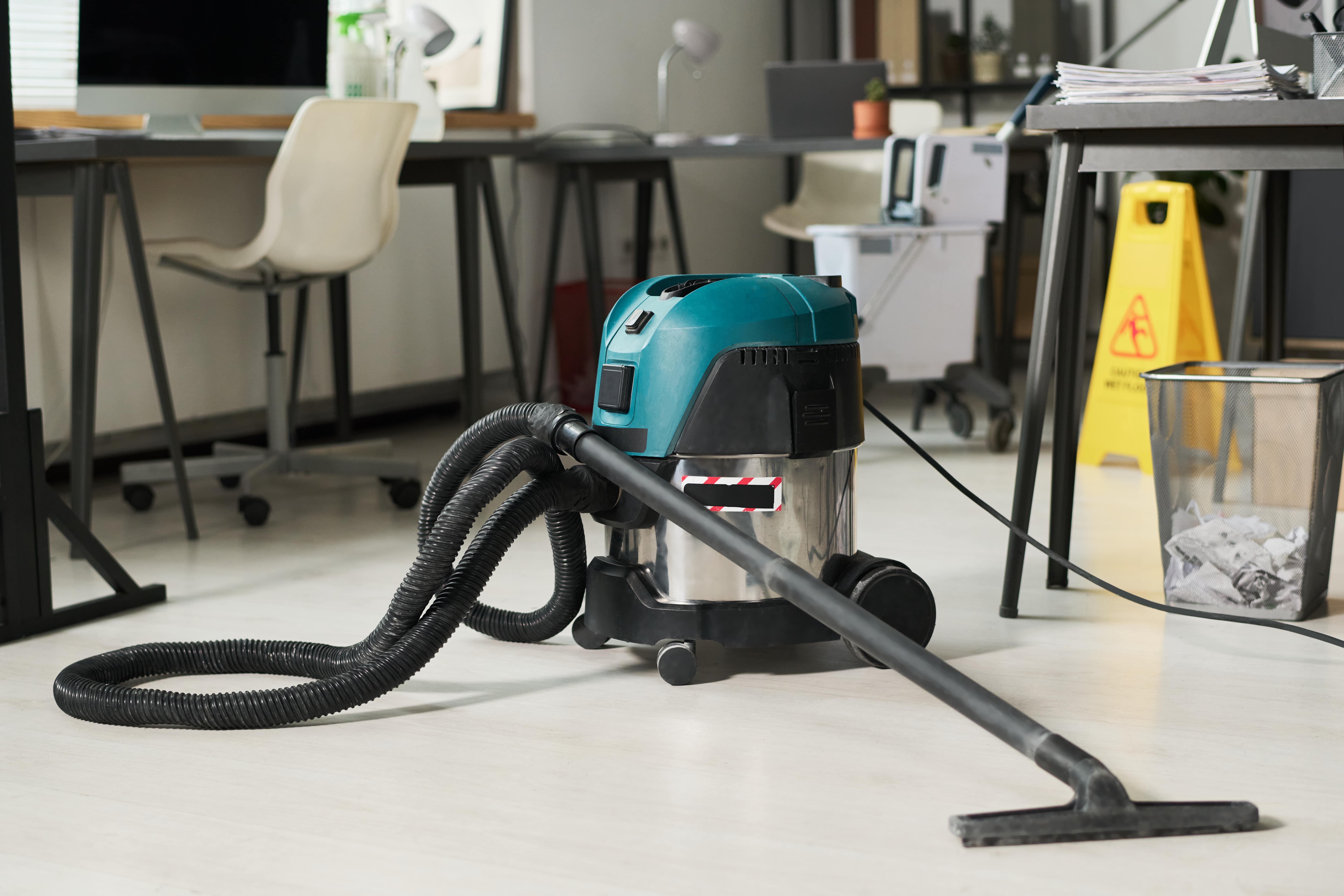 Jak poprawnie czyścić filtry w odkurzaczach warsztatowych?