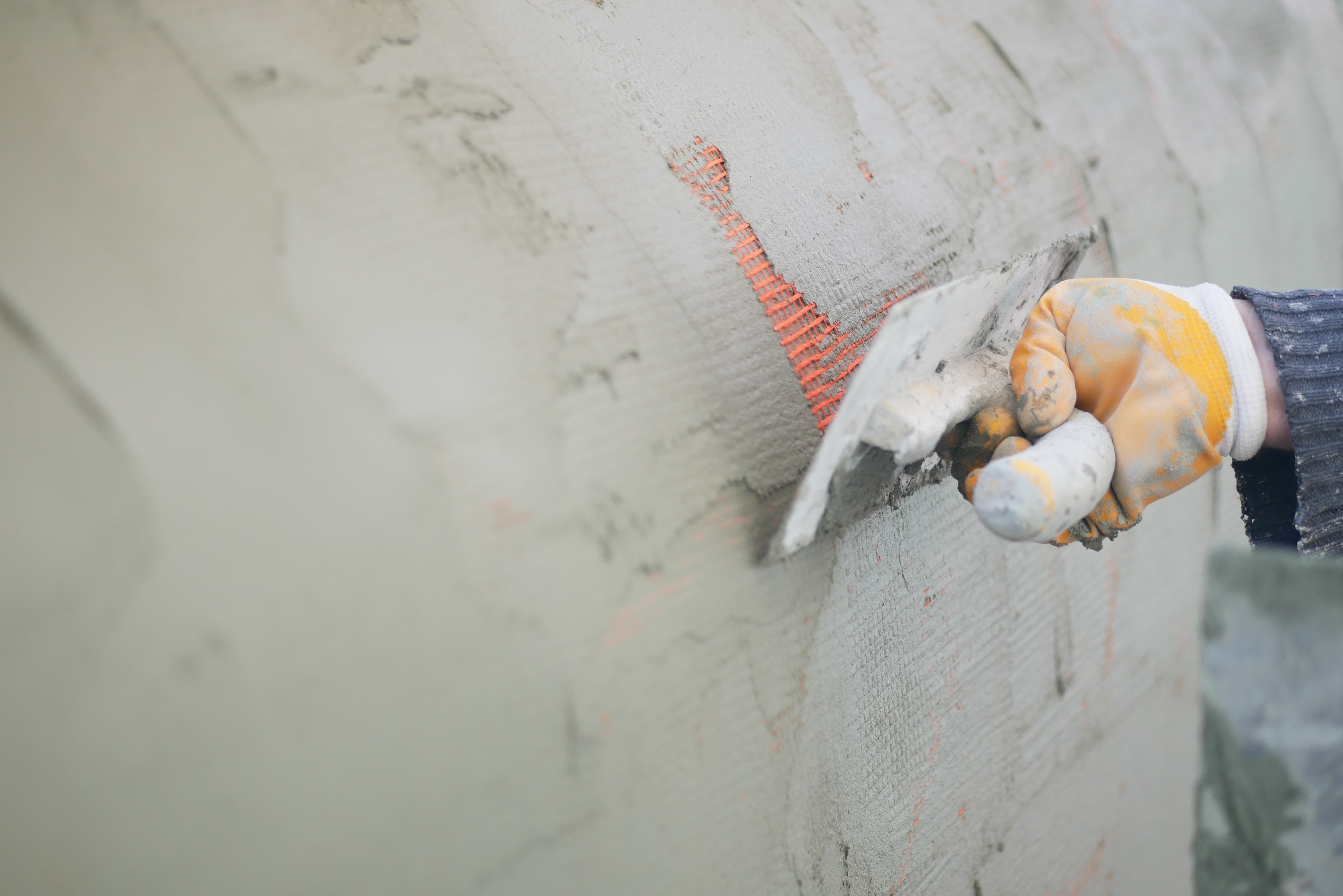 Zalety i wady różnych rodzajów tynków – który wybrać?