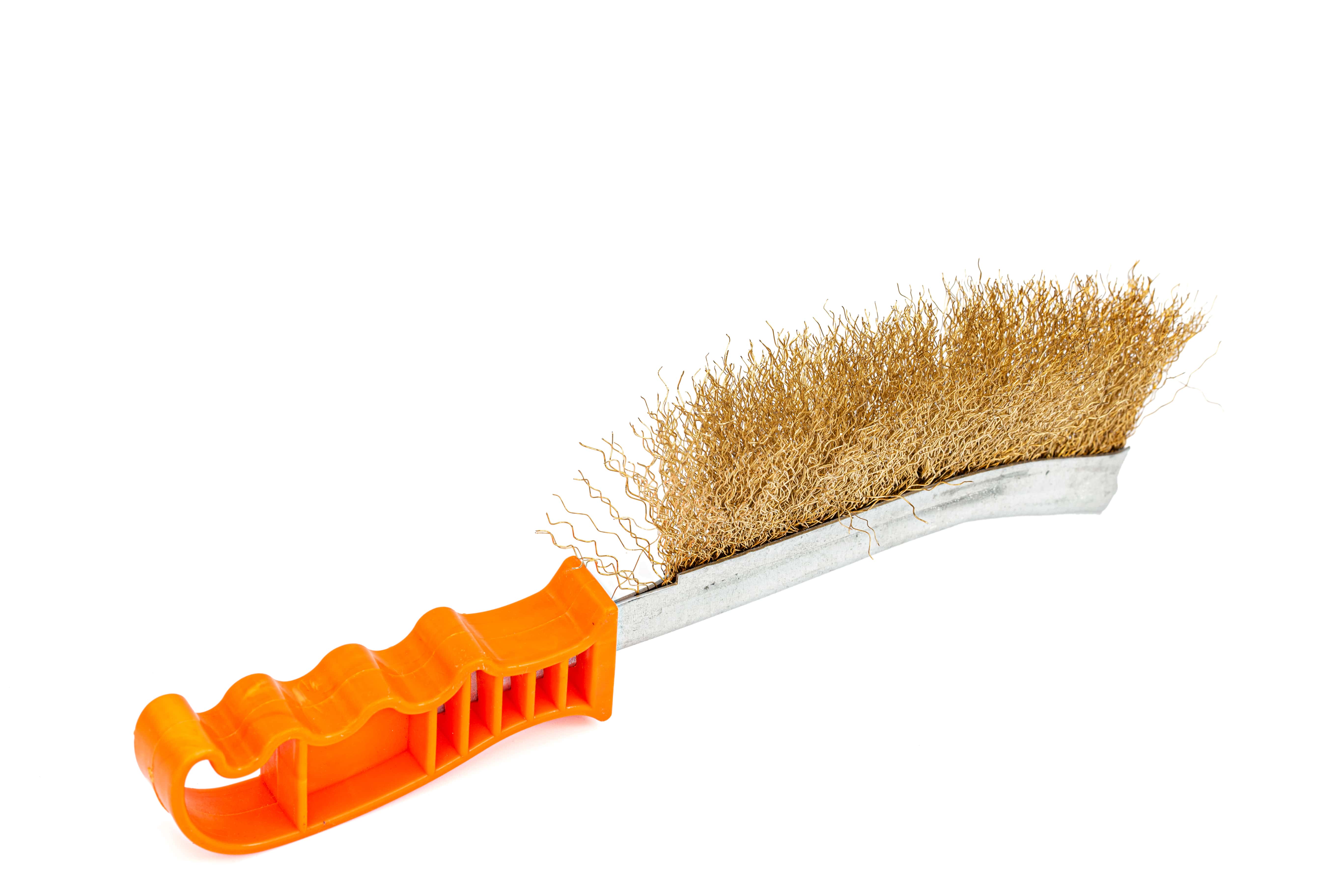 Jak przygotować narzędzia do pracy w wilgotnych warunkach? [Poradnik praktyczny]