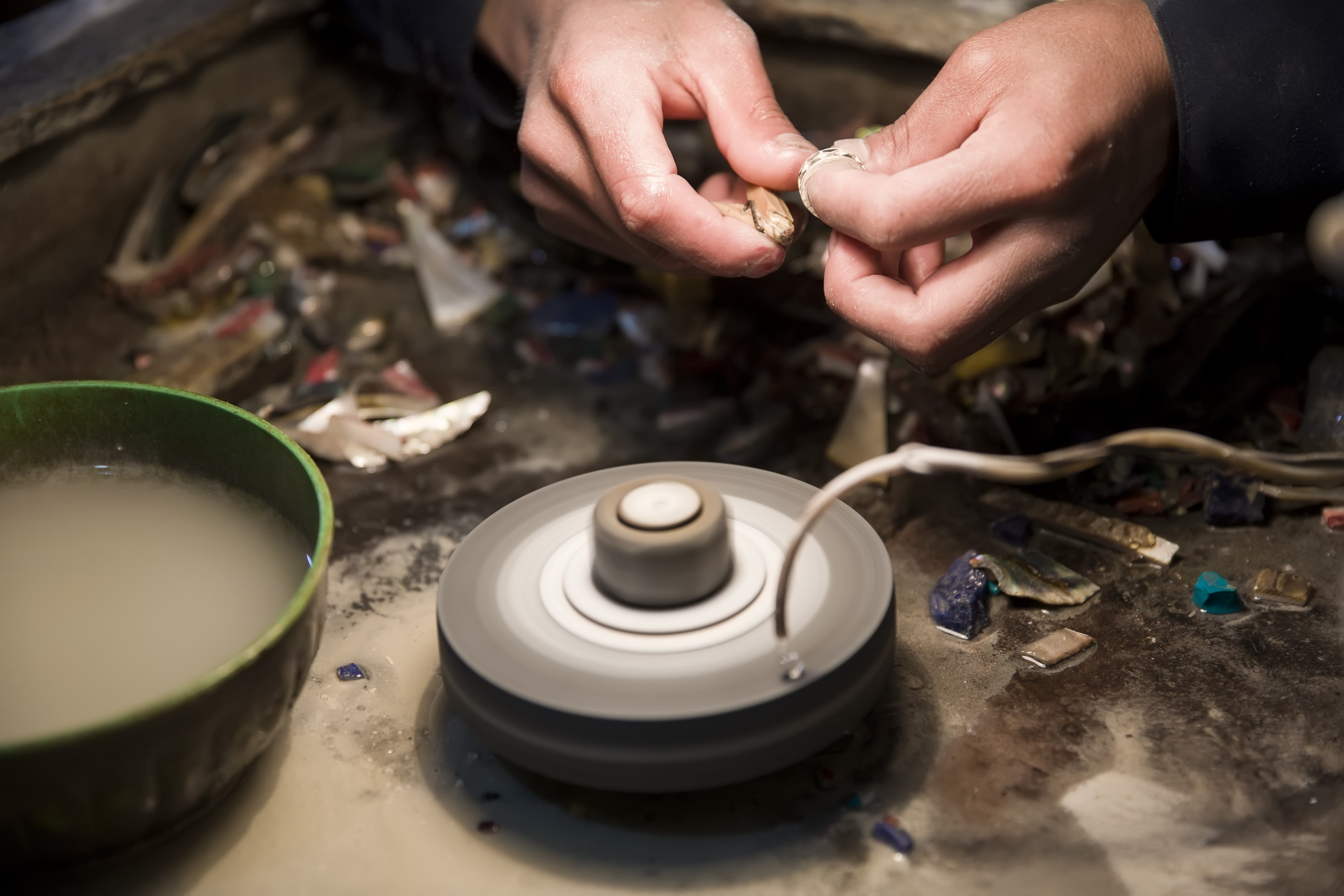 Jakie są najlepsze narzędzia do pracy z materiałami kompozytowymi?