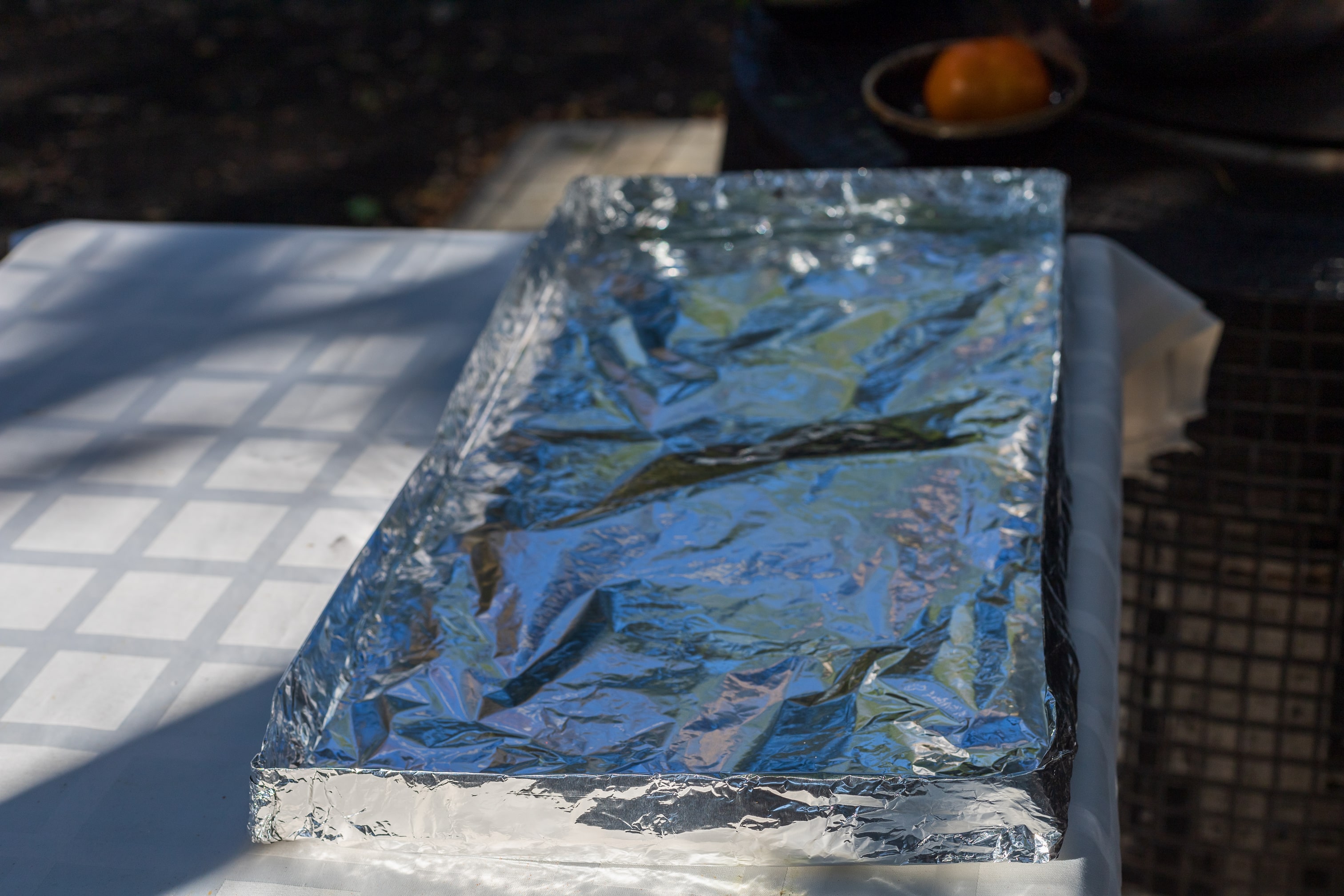 Jak zrobić domowy ekran odbijający ciepło? Kompletny poradnik DIY