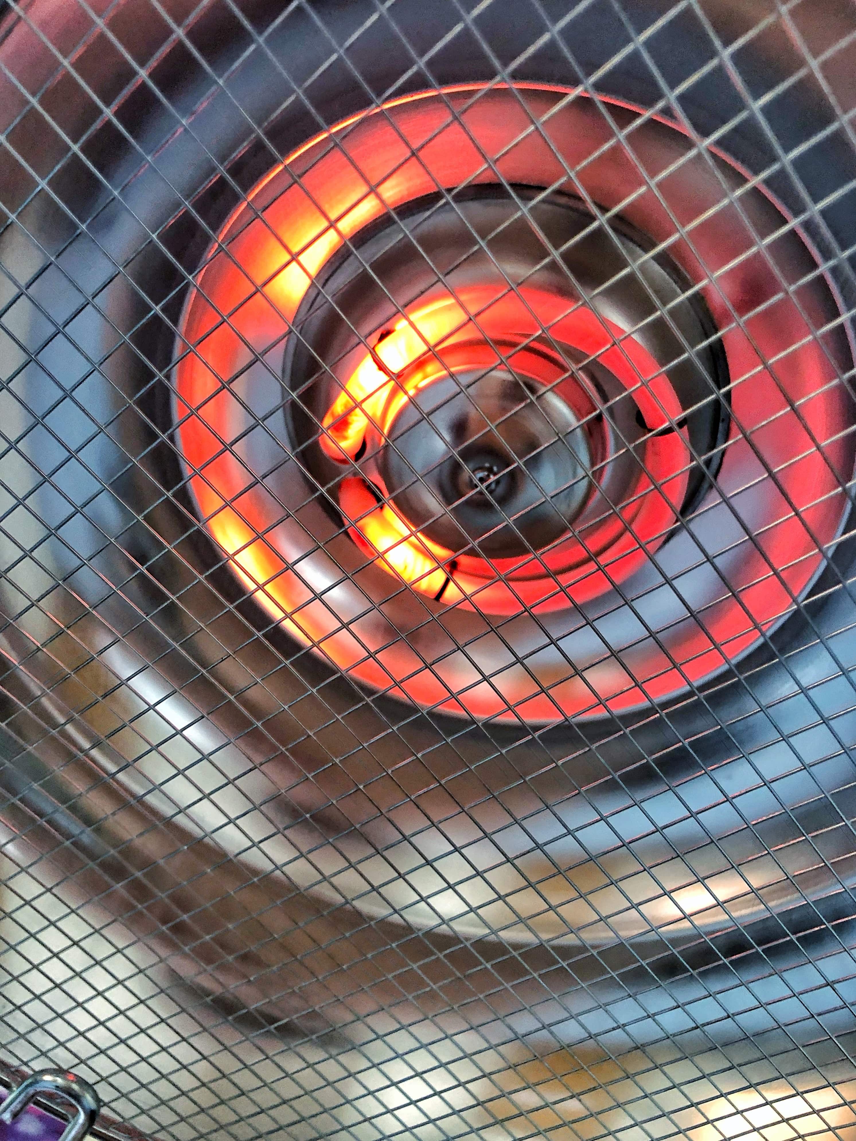 Jak wyczyścić piecyk gazowy przed zimą? Kompletny poradnik od Domnarzedzi.pl