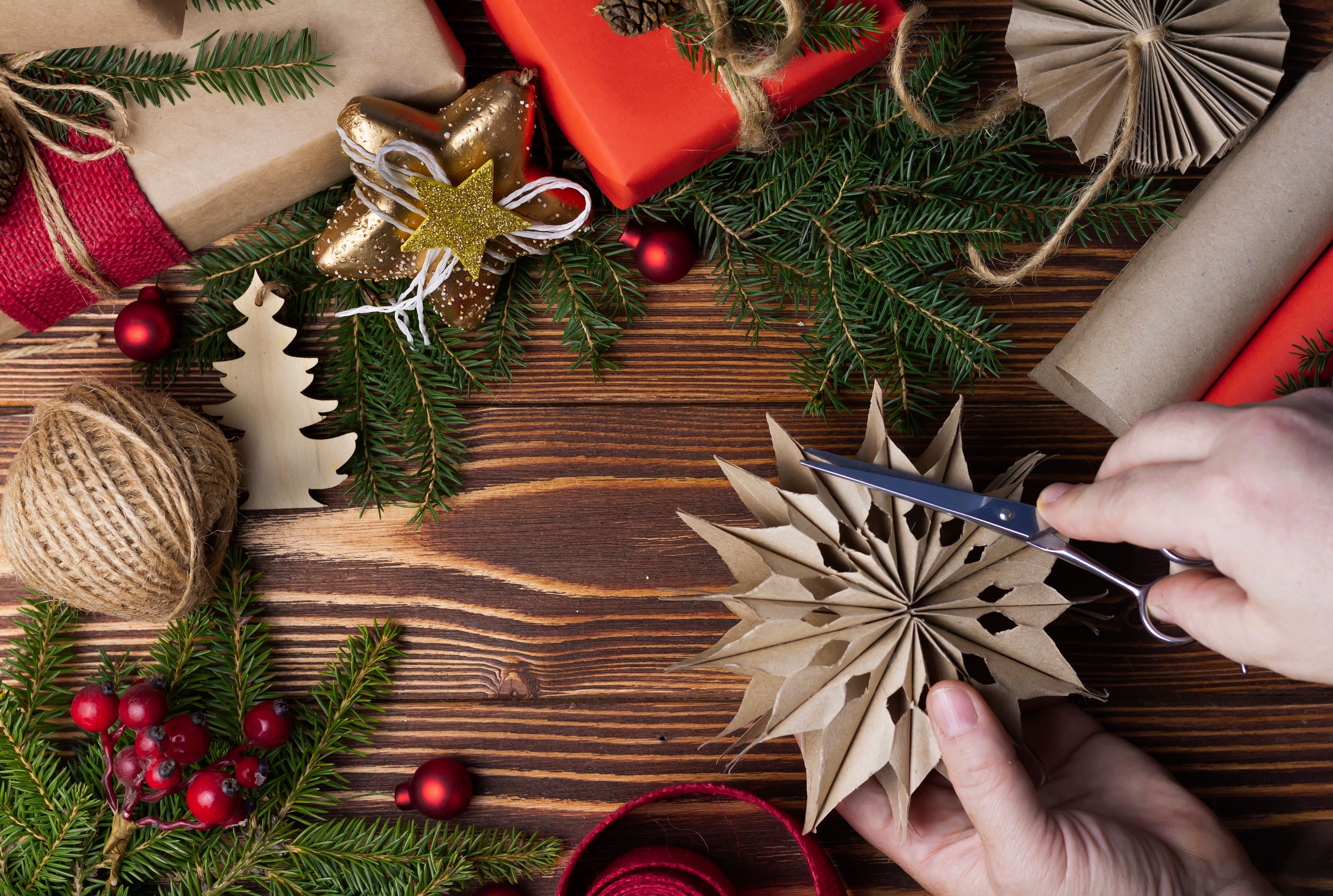 Świąteczne inspiracje z DomNarzędzi.pl – prezenty i projekty dla majsterkowiczów