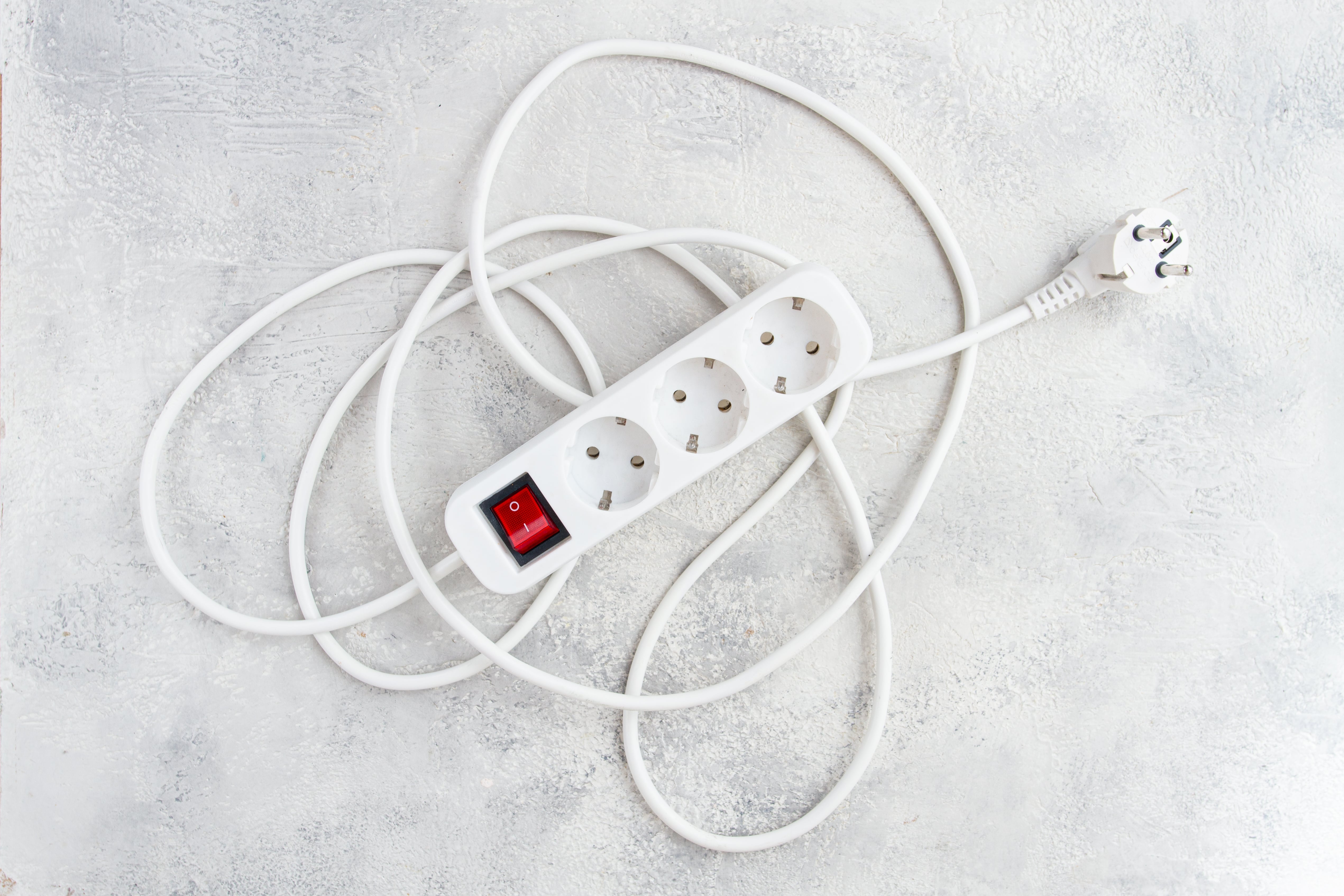 Jak sprawdzić, czy przedłużacz nadaje się do pracy z elektronarzędziami? Kompletny poradnik