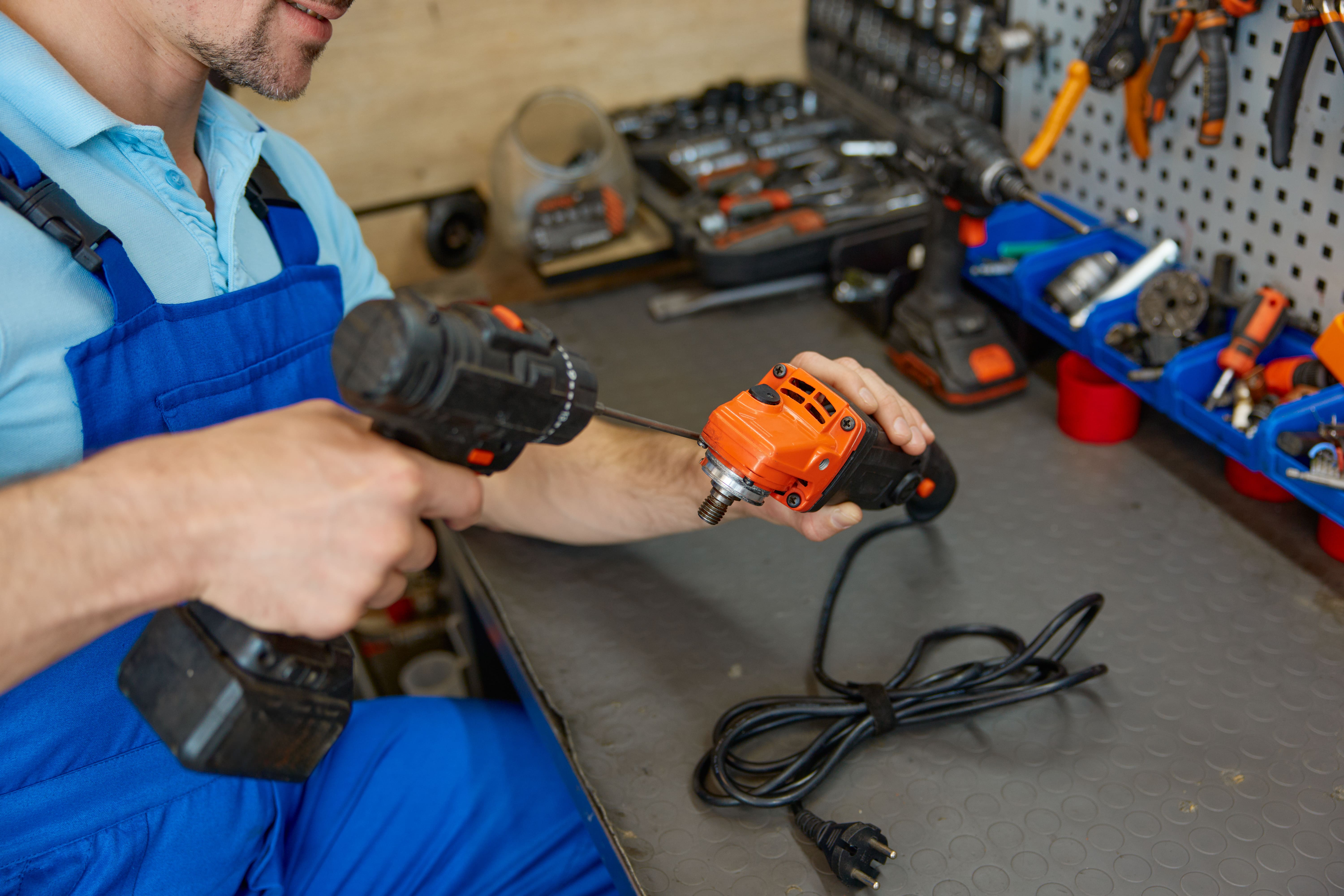 Jak naprawić pękniętą obudowę narzędzia? Kompletny poradnik krok po kroku