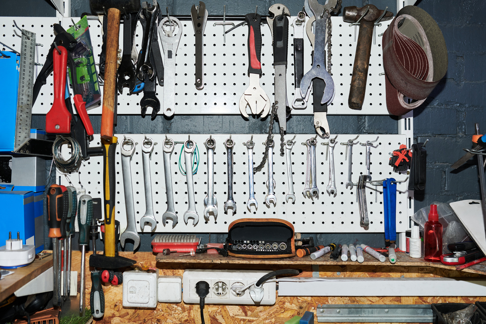 Jak przechowywać narzędzia w piwnicy, by nie zardzewiały?